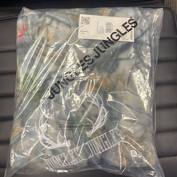 Jungles Camouflage Hoodie with Antler Design - Picture 4 of 4